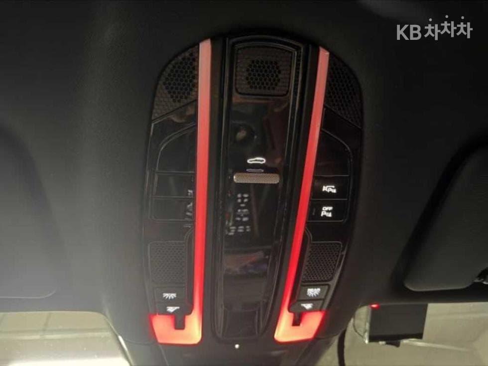Porsche Cayenne(9Y0)3.0 Coupe Standard - 13