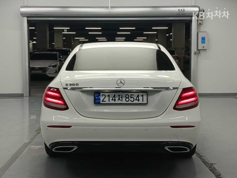 Mercedes-Benz E-Клас (W213)E250 Avantgarde - 2