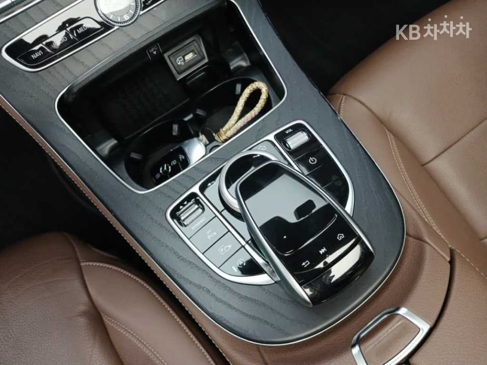 Mercedes-Benz E-Клас (W213)E250 Avantgarde - 8