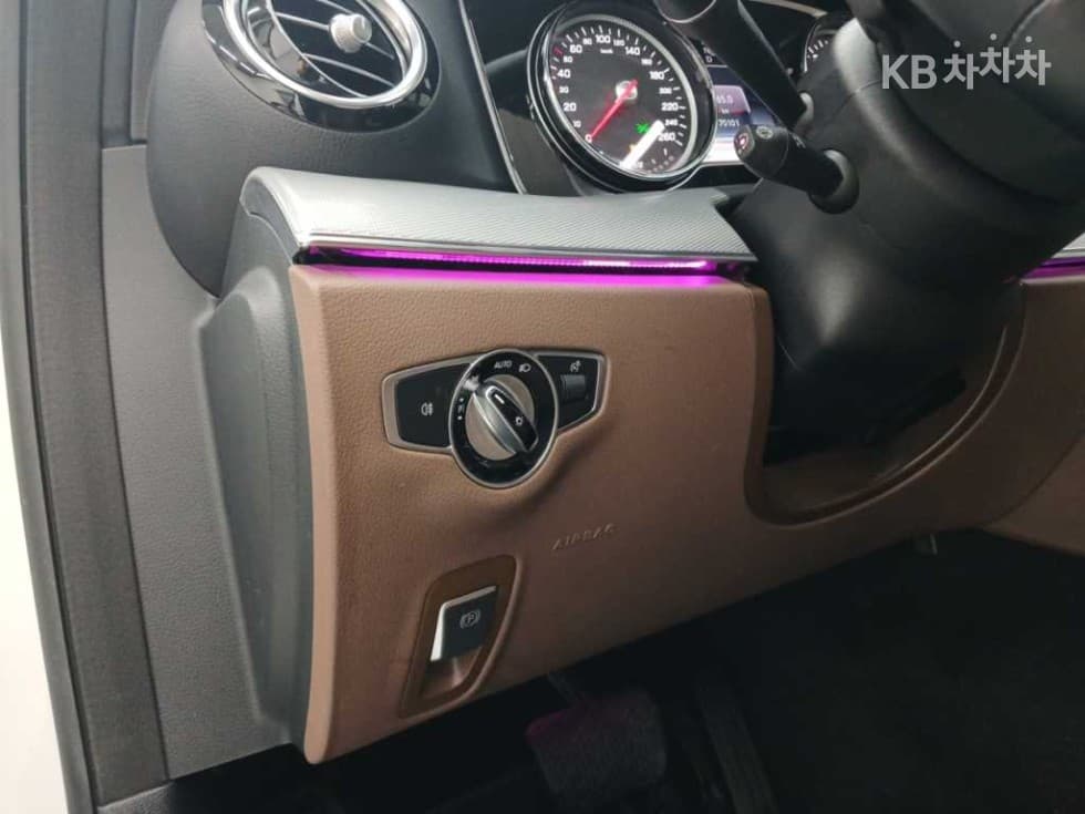 Mercedes-Benz E-Клас (W213)E250 Avantgarde - 10