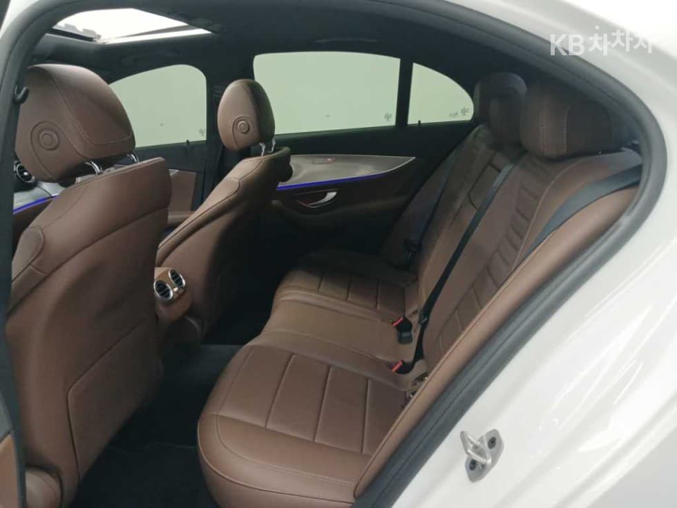 Mercedes-Benz E-Клас (W213)E250 Avantgarde - 12