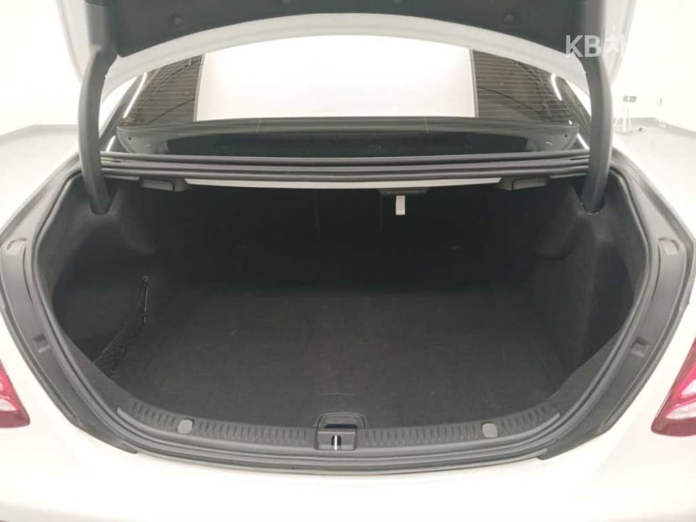 Mercedes-Benz E-Клас (W213)E250 Avantgarde - 13