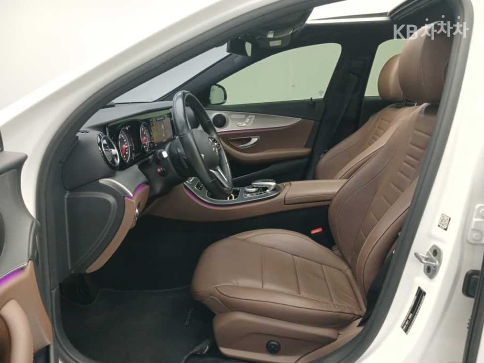 Mercedes-Benz E-Клас (W213)E250 Avantgarde - 15