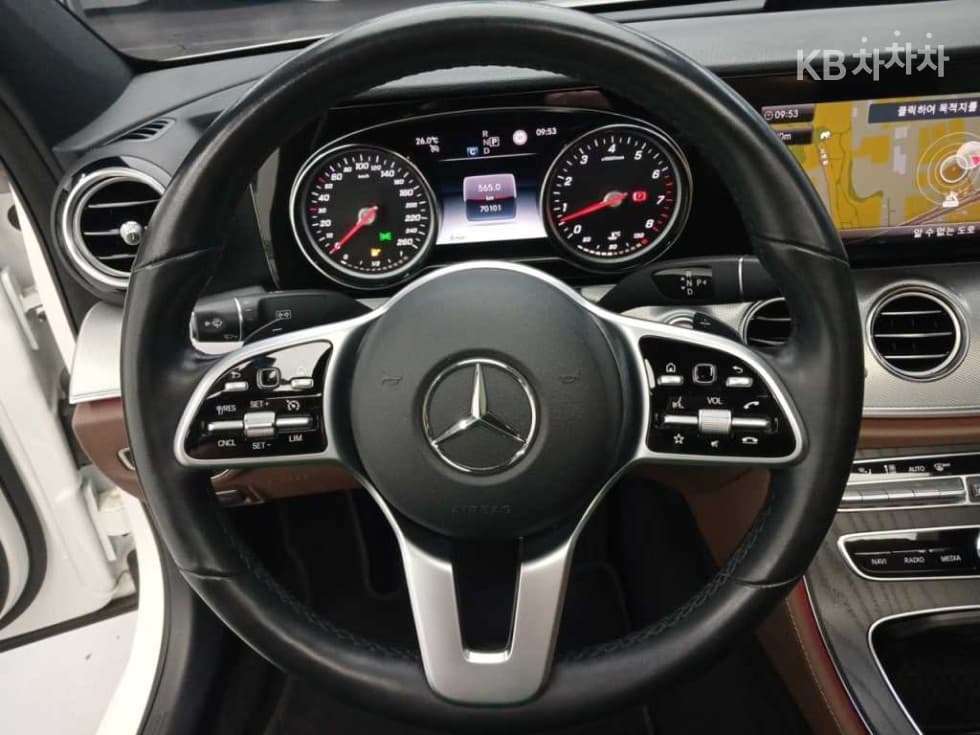 Mercedes-Benz E-Клас (W213)E250 Avantgarde - 17
