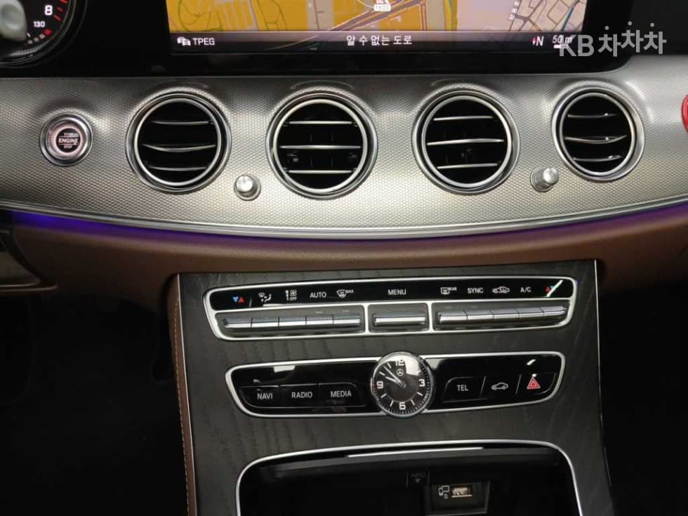 Mercedes-Benz E-Клас (W213)E250 Avantgarde - 19