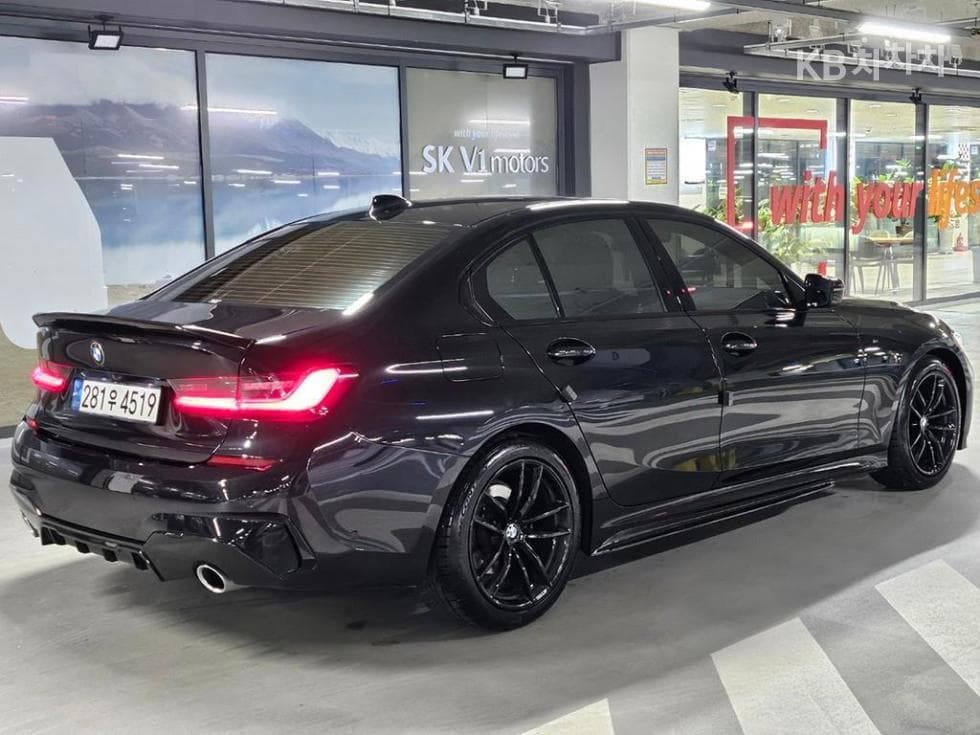 BMW 3 Series (G20)320d M Sport Package - 4