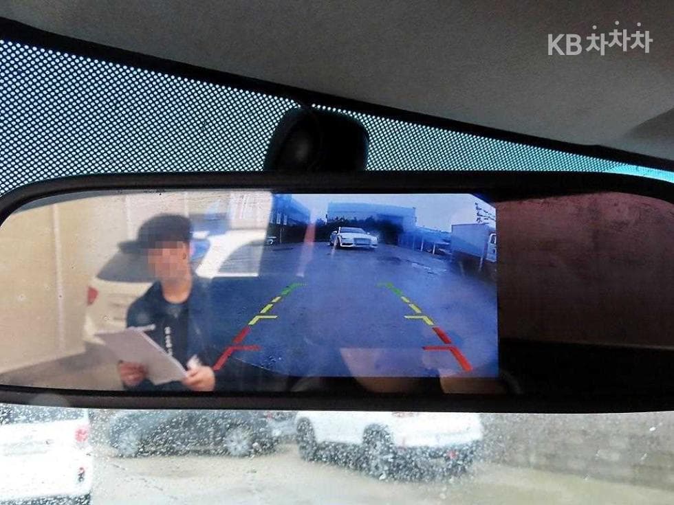 Киа Бонго 3 (лек)1 тон Удължено междуосие Королевска кабина CRDi Лукс - 16