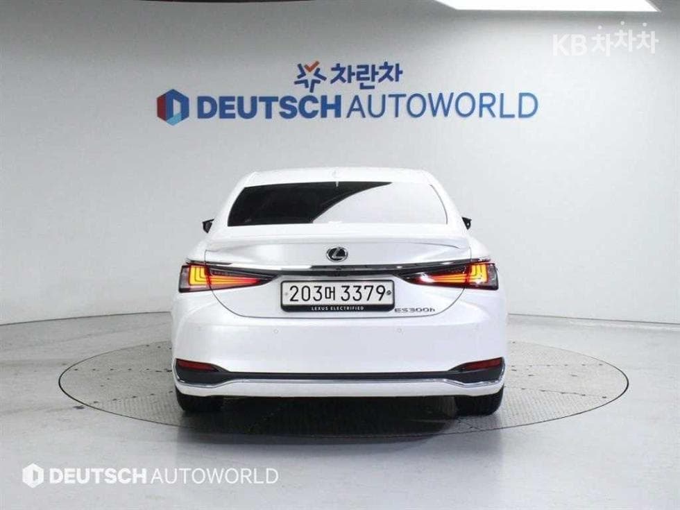 Lexus Нов 제너Рей (ван)션 ES300h Luxury+ - 4