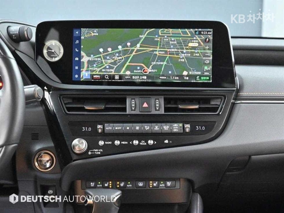 Lexus Нов 제너Рей (ван)션 ES300h Luxury+ - 14