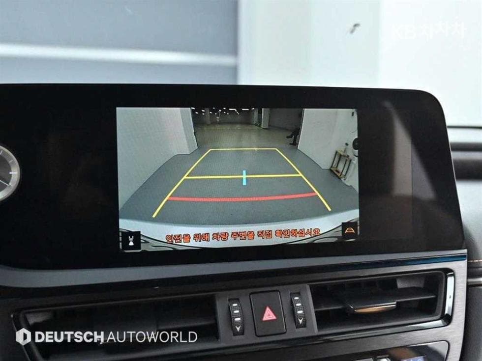 Lexus Нов 제너Рей (ван)션 ES300h Luxury+ - 15