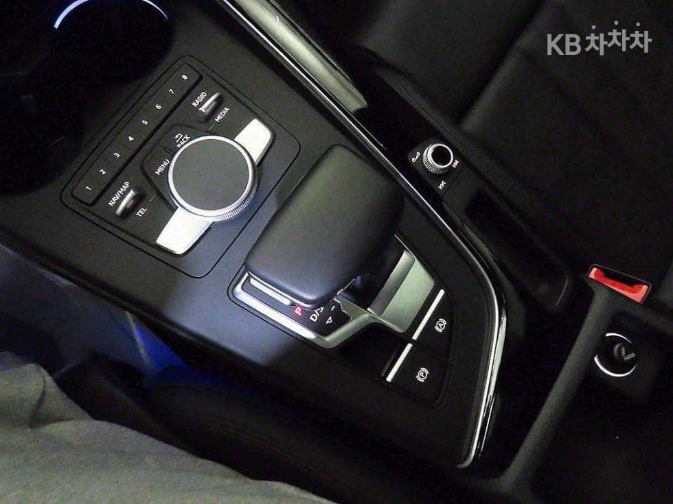 Audi A5(8W6)45 TFSI Quattro Sportback Standard - 12