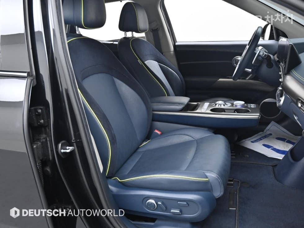 Genesis GV60 Performance AWD Base - 10