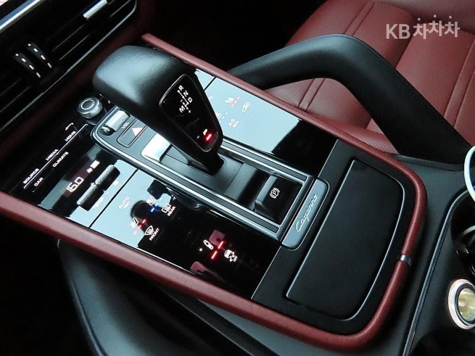 Porsche Cayenne(9Y0)3.0 Coupe Standard - 9