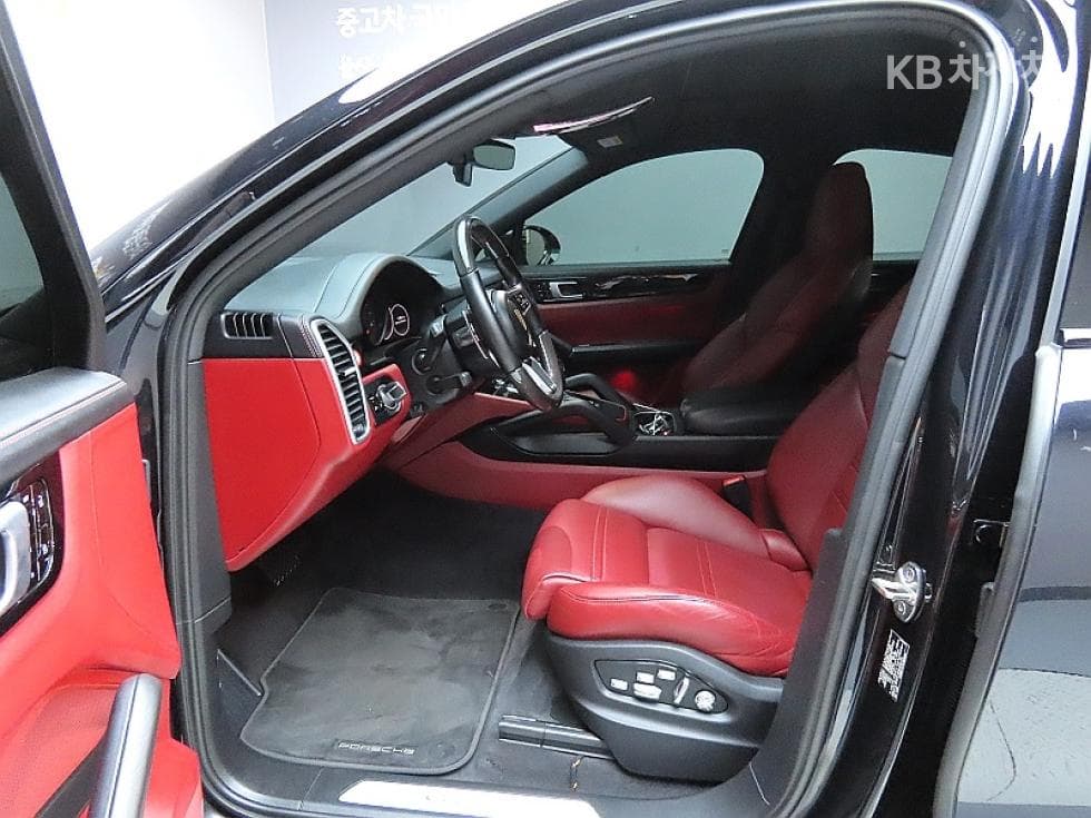 Porsche Cayenne(9Y0)3.0 Coupe Standard - 10