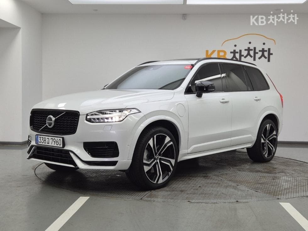 Volvo All New XC90 PHEV T8 Standard - Image 1