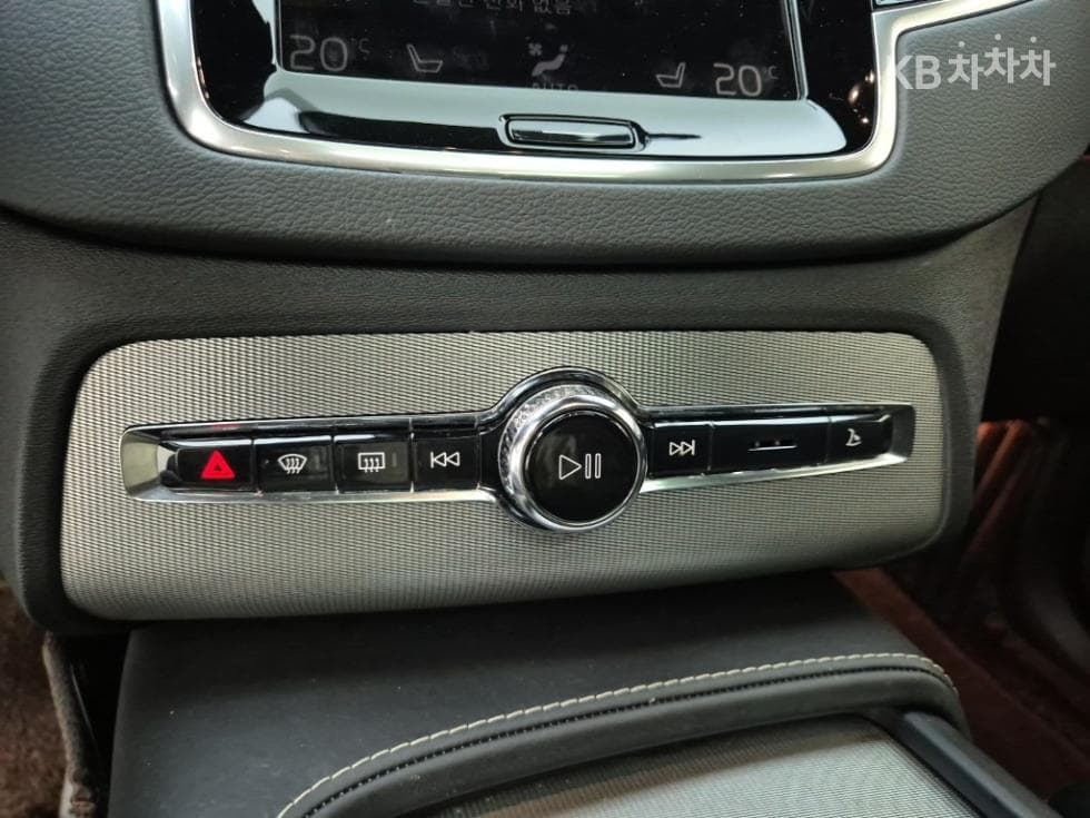 Volvo All New XC90PHEV T8 Standard - 10