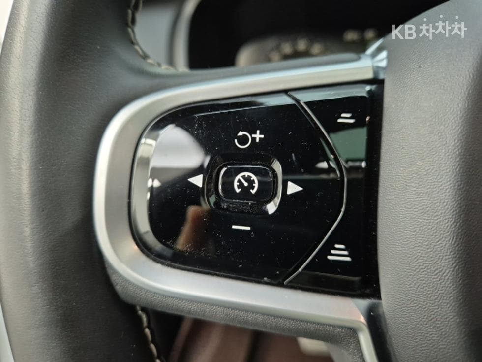 Volvo All New XC90PHEV T8 Standard - 16