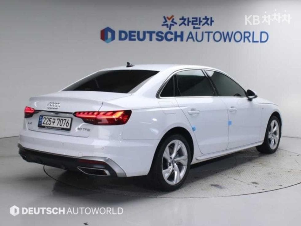 Ауди A4 (B9)40 TFSI Premium - 2