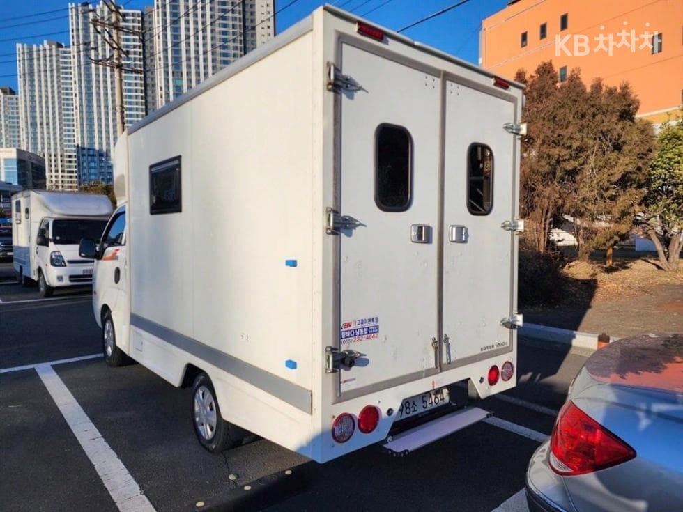 Kia The New (facelift) Bongo 3 (light truck)워크스루Van 1 Ton King Cab Extra Long L - 2