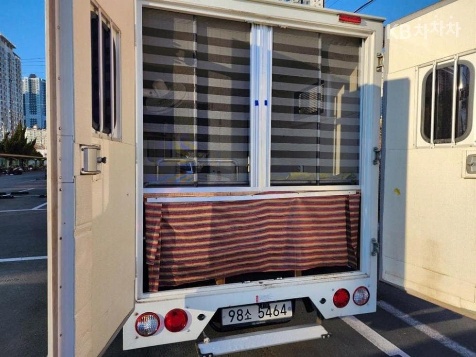 Kia The New (facelift) Bongo 3 (light truck)워크스루Van 1 Ton King Cab Extra Long L - 4