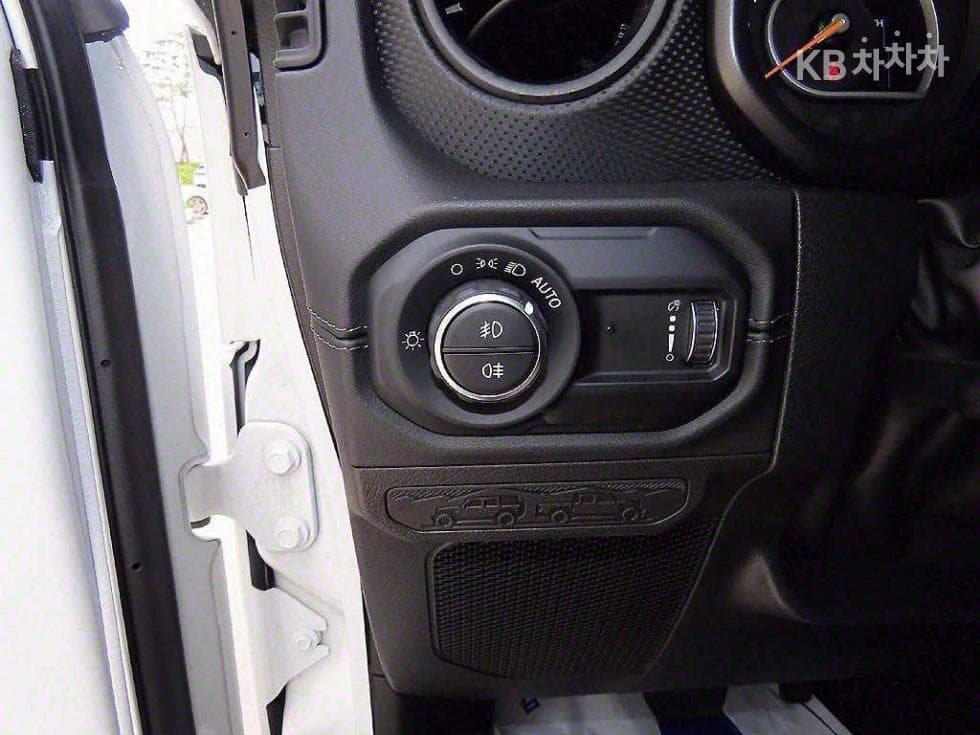 지프 랭글러 (JL)2.0 루비콘 4도어 Стандартен - 12