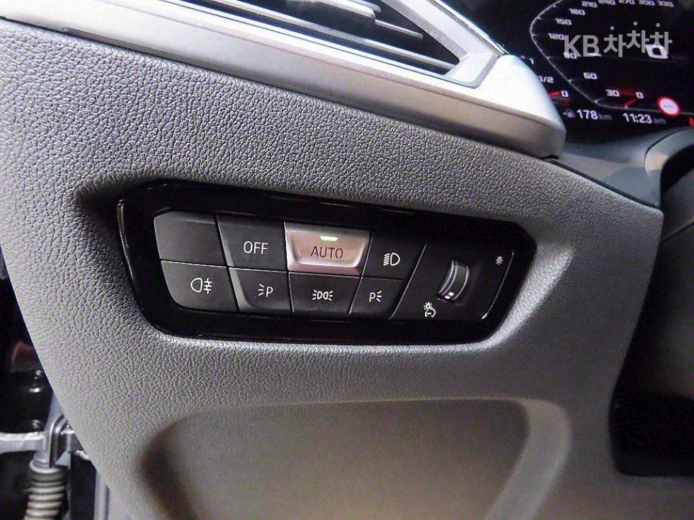 BMW 3 Серия (G20)M340i Стандартен - 12