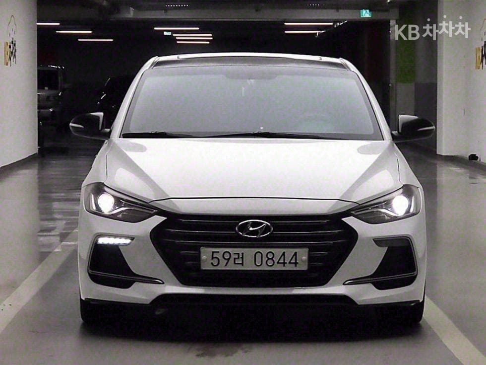 Hyundai AvanteAD 1.6 T-GDi Sport Original - Image 1
