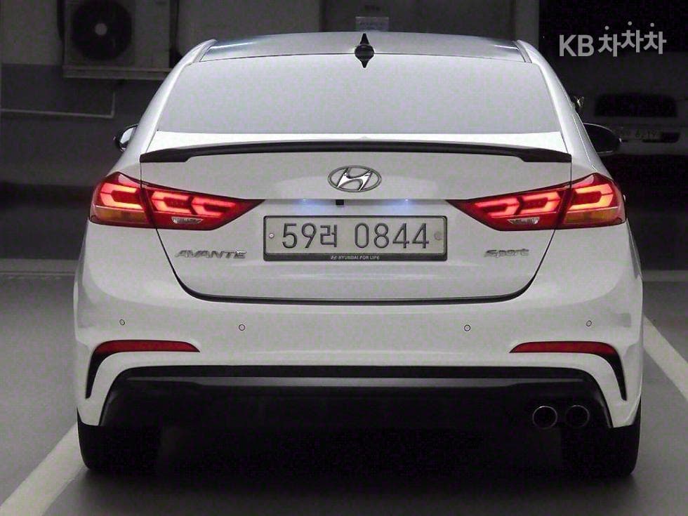Hyundai AvanteAD 1.6 T-GDi Sport Original - Image 3