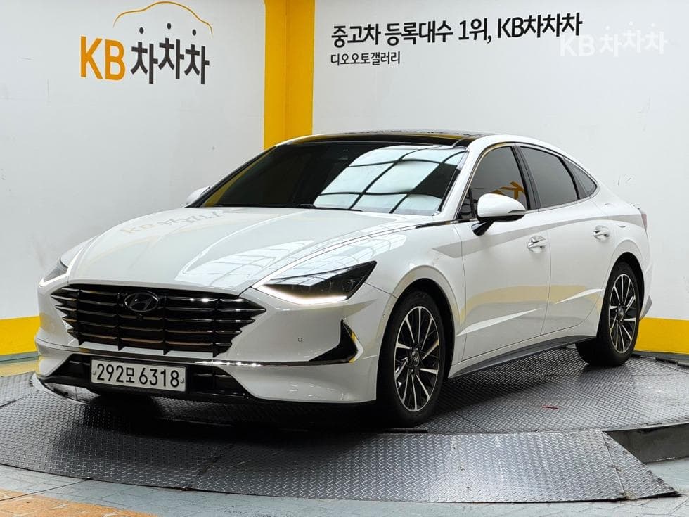 Hyundai Sonata (DN8) 2.0 Inspiration - Image 1
