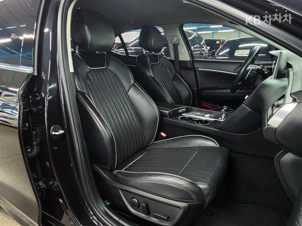 Genesis G702.0T AWD Supreme - 16