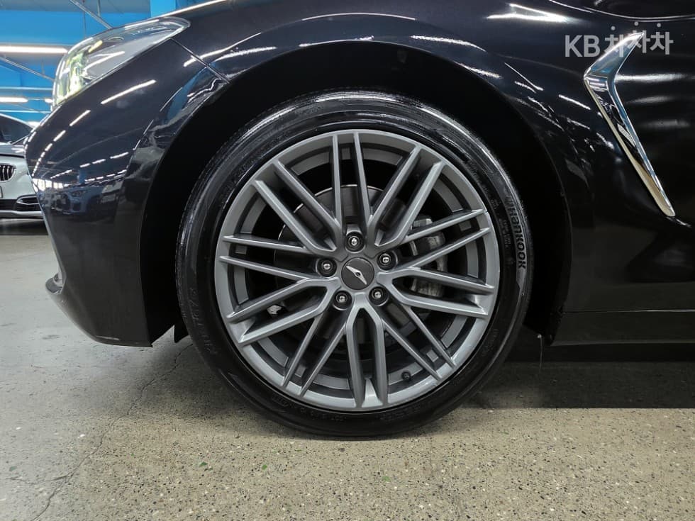 Genesis G702.0T AWD Supreme - 24