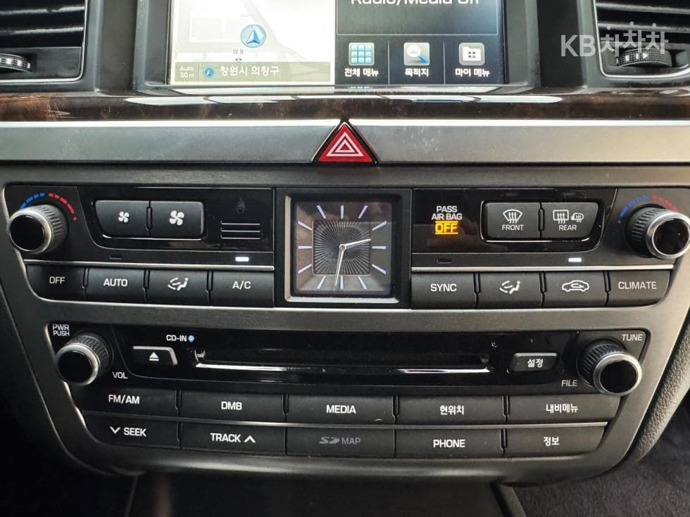 Hyundai GenesisDHG330 Modern - 13