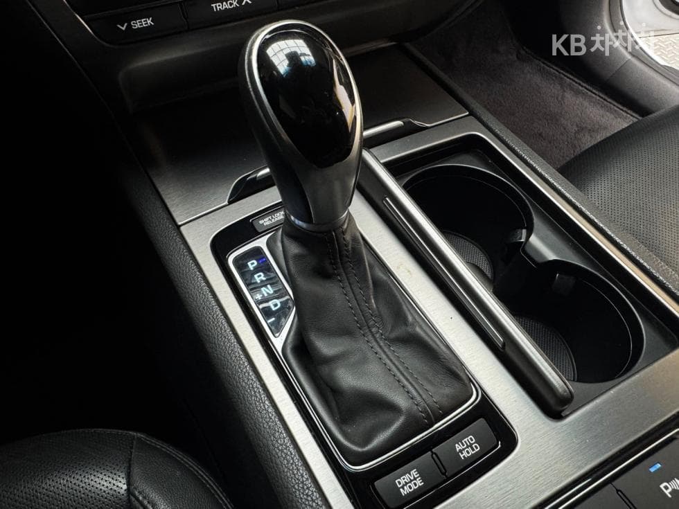 Hyundai GenesisDHG330 Modern - 14