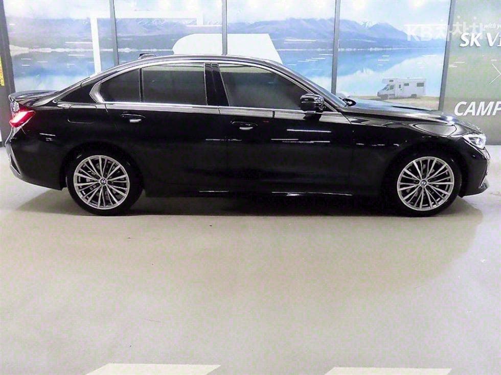 BMW 3 Series (G20)320i M Sport - 3