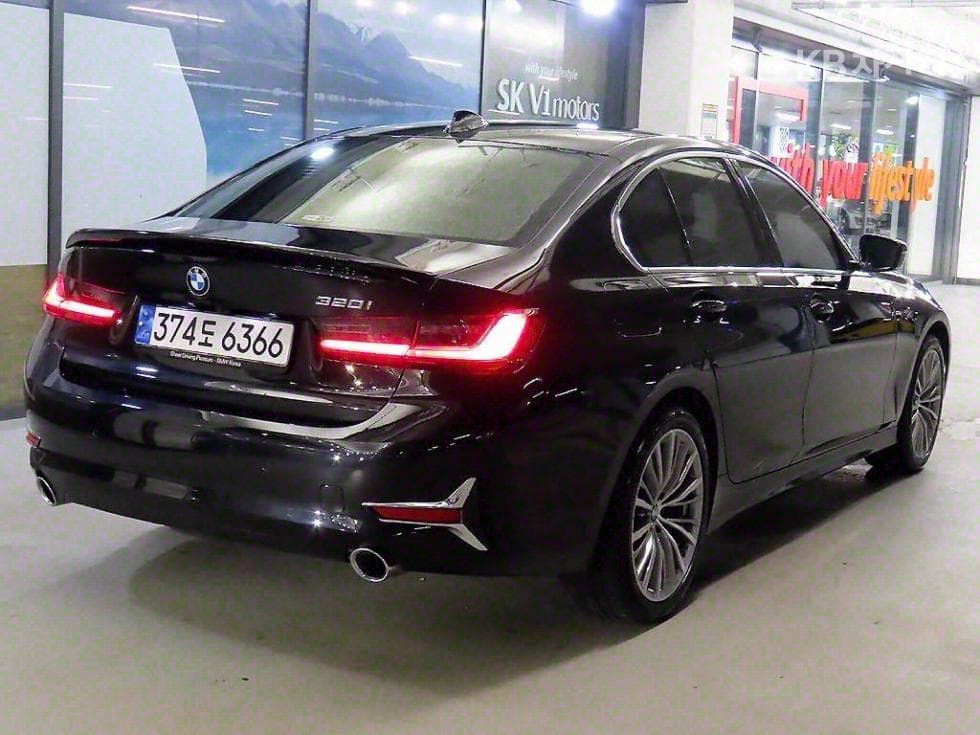BMW 3 Series (G20)320i M Sport - 4