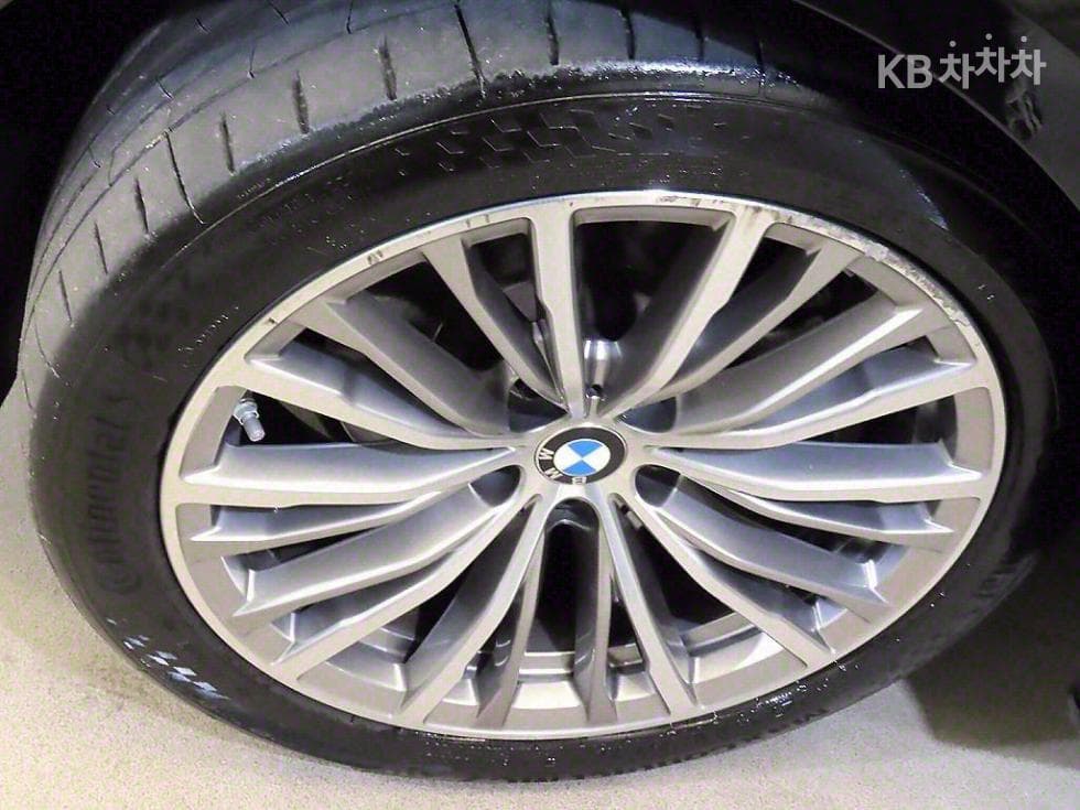 BMW 3 Series (G20)320i M Sport - 20