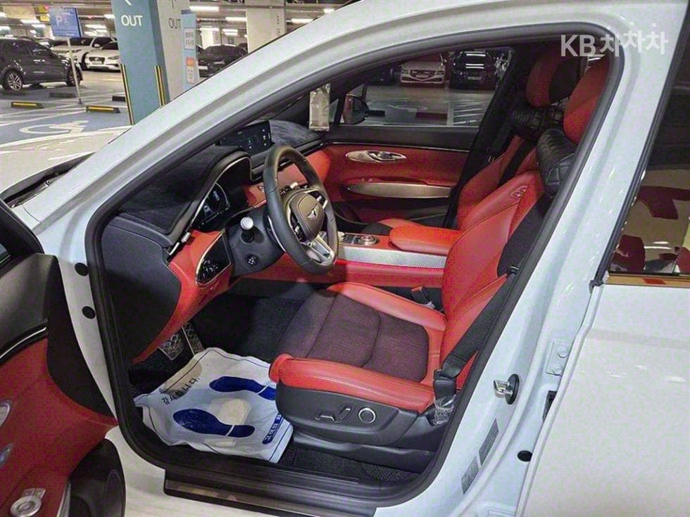 Genesis GV70Gasoline 2.5T AWD - 6