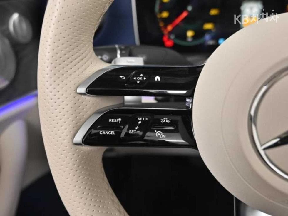 Mercedes-Benz E-Клас (W213)E450 4MATIC Carbriolet Стандартен - 16