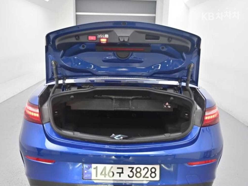 Mercedes-Benz E-Клас (W213)E450 4MATIC Carbriolet Стандартен - 19