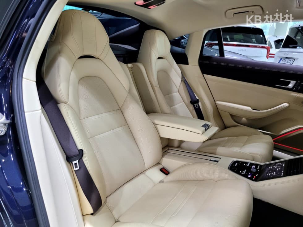 Porsche 파나메라 (971)2.9 4 Executive - 28