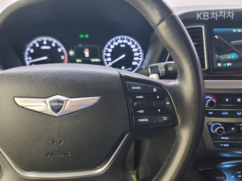 Хюндай ДженезисDHG330 Modern AWD Стандартен - 11