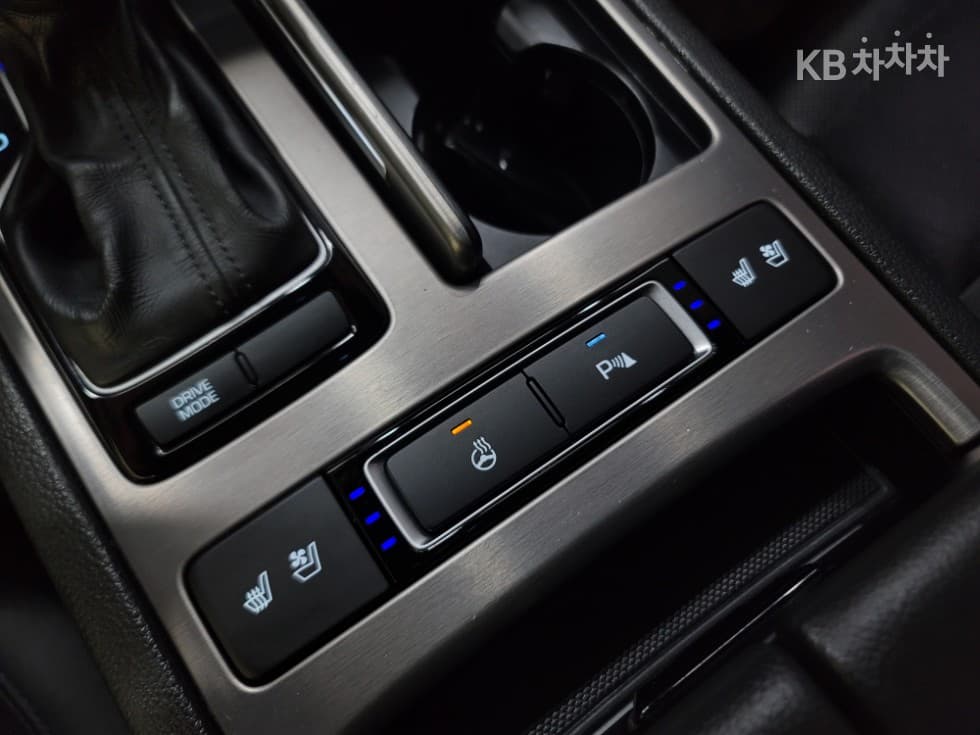 Хюндай ДженезисDHG330 Modern AWD Стандартен - 15