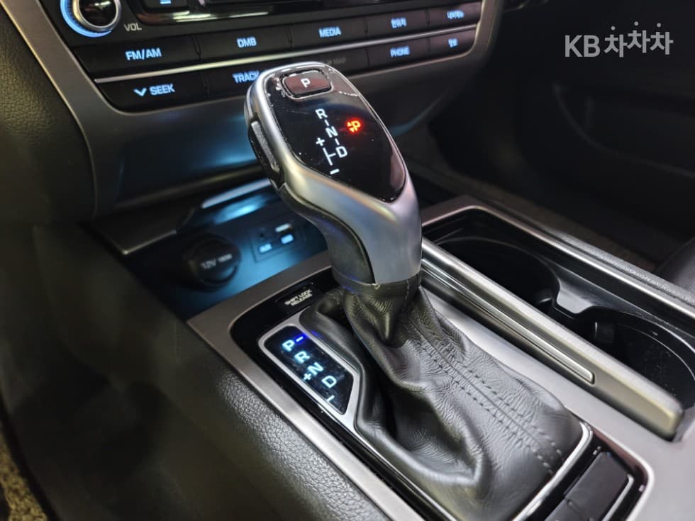 Хюндай ДженезисDHG330 Modern AWD Стандартен - 17