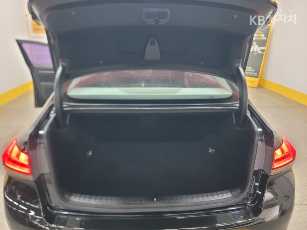 Хюндай ДженезисDHG330 Modern AWD Стандартен - 22