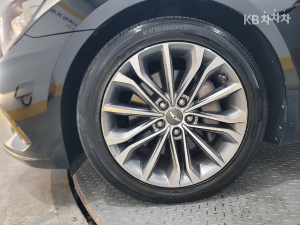 Хюндай ДженезисDHG330 Modern AWD Стандартен - 23