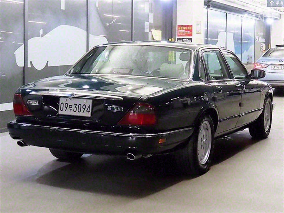 Jaguar XJ-63.2 - 4