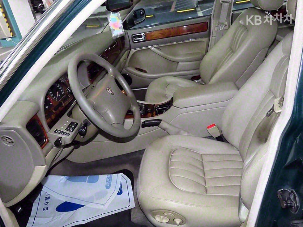 Jaguar XJ-63.2 - 10