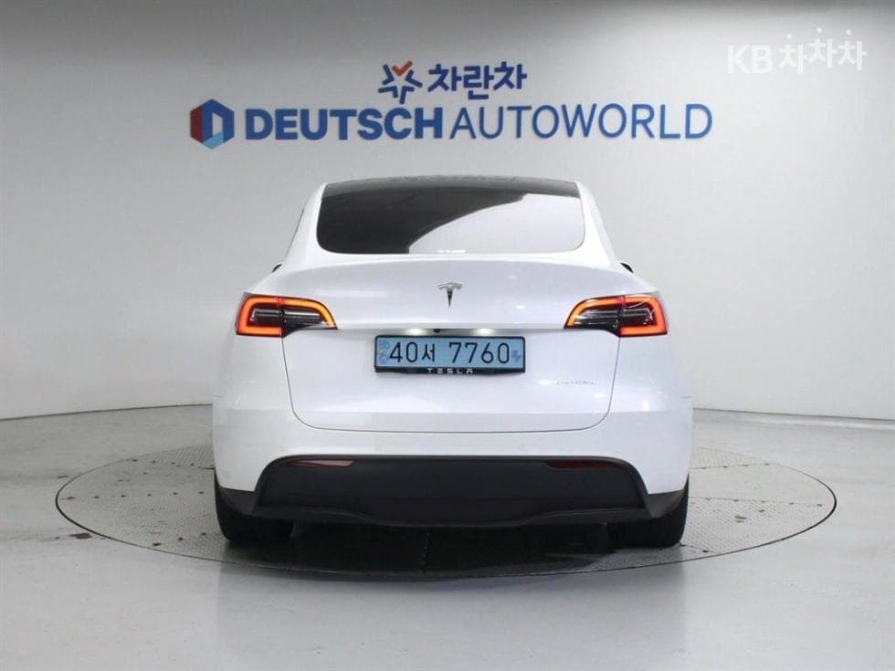 테슬라 Model Y Standard Range - Image 4