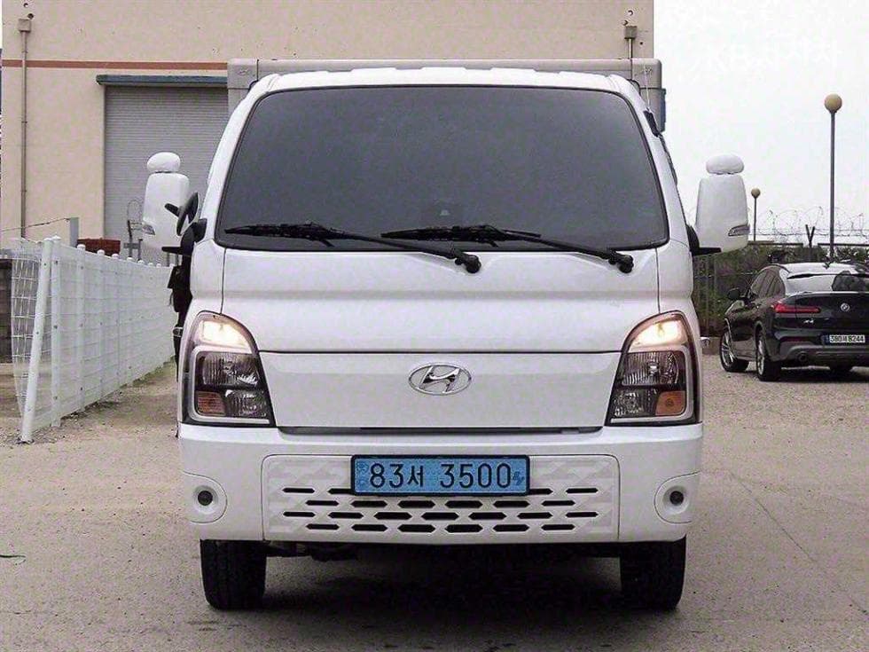 Hyundai Porter2 Electric Low FloorVehicles with Built-Ins - Image 1
