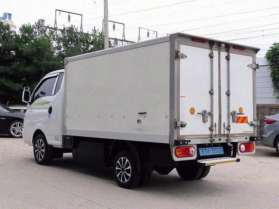 Hyundai Porter2 Electric Low FloorVehicles with Built-Ins - Image 3